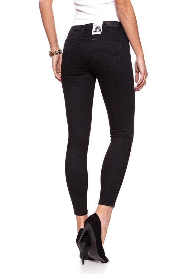 Lee - SPODNIE DAMSKIE LEE SCARLETT CROPPED BLACK RINSE L30CAE47 112106320. Wzór: aplikacja