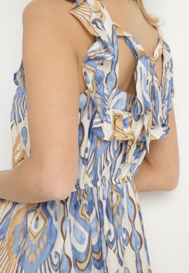 Born2be - Niebieska Rozkloszowana Sukienka z Wiskozą Wiązana na Plecach w Print Boho Turielia. Okazja: na spacer. Kolor: niebieski. Materiał: wiskoza. Długość rękawa: na ramiączkach. Wzór: nadruk. Sezon: lato. Styl: boho