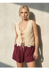 Sinsay - Luźne szorty z wiskozą - fioletowy. Kolor: fioletowy. Materiał: wiskoza