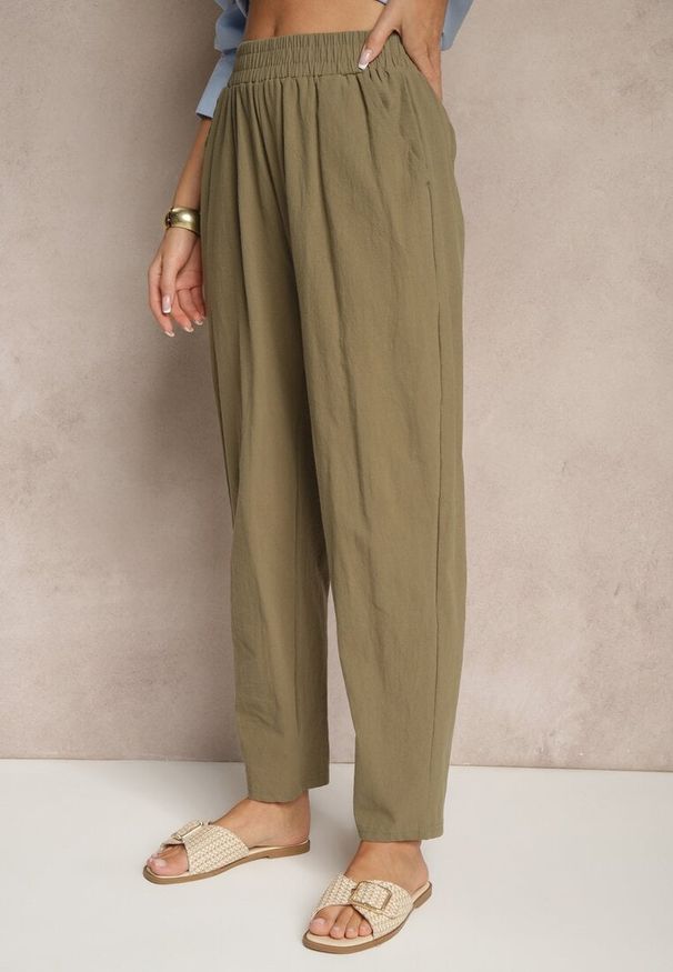 Renee - Ciemnozielone Spodnie z Bawełny High Waist Sonirea. Okazja: na co dzień. Stan: podwyższony. Kolor: zielony. Materiał: bawełna. Styl: casual