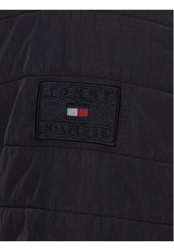 TOMMY HILFIGER - Tommy Hilfiger Kurtka przejściowa MW0MW31638 Czarny Regular Fit. Kolor: czarny. Materiał: syntetyk