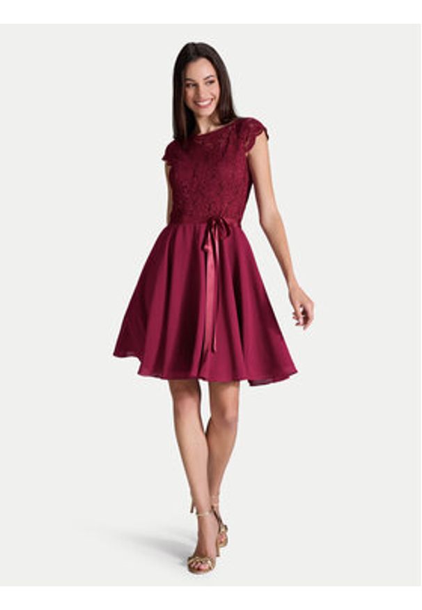 Swing Sukienka koktajlowa 77760510 Bordowy Regular Fit. Kolor: czerwony. Materiał: syntetyk. Styl: wizytowy