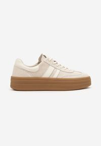 Renee - Jasnobeżowe Sneakersy Zamszowe na Platformie ze Skórzaną Wkładką Ozdobione Paskiem Adivrie. Okazja: na co dzień. Zapięcie: pasek. Kolor: beżowy. Materiał: zamsz, skóra. Wzór: aplikacja. Obcas: na platformie #6