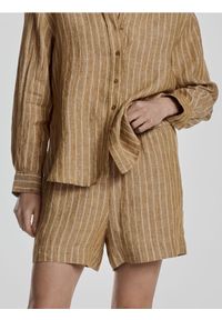 Reserved - Lniane szorty w paski - warm olive. Materiał: len. Wzór: paski #1