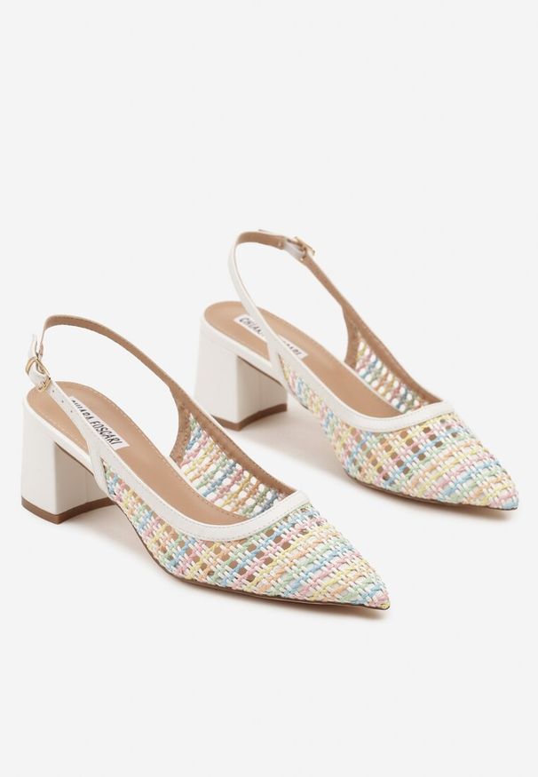 Renee - Białe Sandały na Słupku Slingback Ozdobione Szydełkową Cholewką Novilissea. Okazja: na co dzień, na imprezę. Zapięcie: sprzączka. Kolor: biały. Wzór: aplikacja. Sezon: lato. Obcas: na słupku. Styl: casual. Wysokość obcasa: średni
