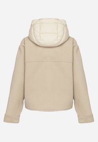 Born2be - Beżowa Przejściowa Kurtka z Rękawami Typu Nietoperz i Kapturem Alinee. Okazja: na spacer. Kolor: beżowy. Materiał: jeans. Sezon: jesień, wiosna. Styl: klasyczny #4