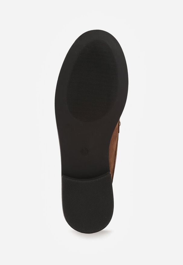 Renee - Ciemnobrązowe Mokasyny VICES z Wkładką ze Skóry Naturalnej i Przeszyciami Astanie. Kolor: brązowy. Materiał: skóra. Sezon: wiosna. Styl: elegancki