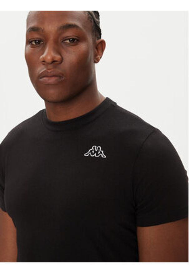 Kappa T-Shirt Logo Korpo Cafers 304J150 Czarny Slim Fit. Kolor: czarny. Materiał: bawełna