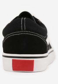 Born2be - Czarno-Białe Tenisówki z Ozdobną Naszywką i Przeszyciami Buildoria. Okazja: na co dzień. Kolor: czarny. Materiał: jeans. Szerokość cholewki: normalna. Wzór: aplikacja. Styl: sportowy, klasyczny, casual #9