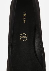 Renee - Czarne Czółenka na Słupku Ozdobione Kryształkami ze Skórzaną Wkładką Ovirora. Okazja: na spotkanie biznesowe. Kolor: czarny. Materiał: skóra. Wzór: aplikacja. Obcas: na słupku. Styl: biznesowy, elegancki, klasyczny, wizytowy #7