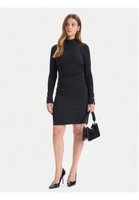 Guess Sukienka koktajlowa W5BK30 K0602 Czarny Regular Fit. Kolor: czarny. Materiał: syntetyk. Styl: wizytowy #4