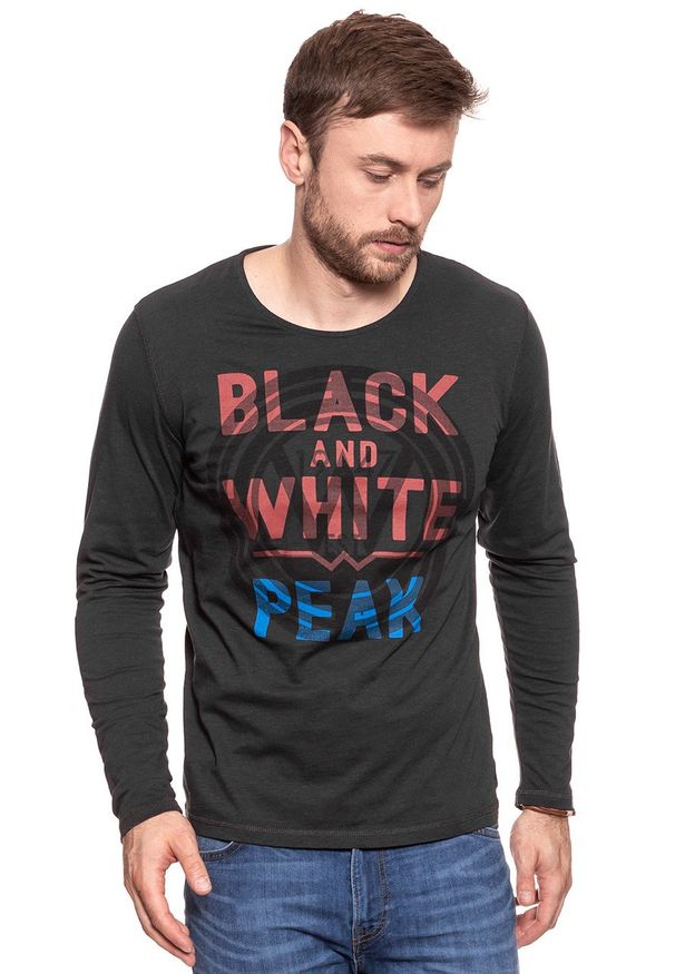 Wrangler - LONGSLEEVE WRANGLER PEAK TEE PHANTOM W7B09DE16. Długość rękawa: długi rękaw. Wzór: nadruk