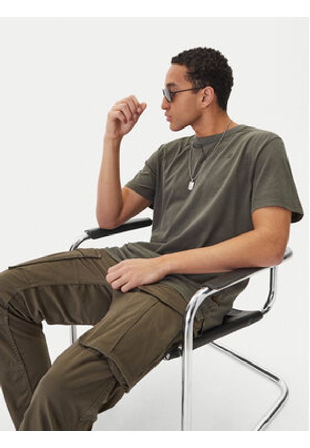 G-Star RAW - G-Star Raw T-Shirt Nifous D24449-2653 Szary Regular Fit. Kolor: szary. Materiał: bawełna