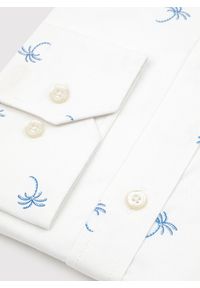 Pako Lorente - PAKO LORENTE – Biała męska koszula w palmy. Typ kołnierza: kołnierzyk klasyczny. Kolor: biały. Materiał: bawełna, elastan. Długość rękawa: długi rękaw. Długość: długie. Styl: klasyczny #7