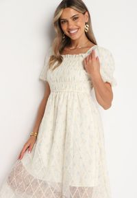 Born2be - Beżowo-Niebieska Rozkloszowana Sukienka z Bufiastymi Rękawami i Marszczoną Górą Vikinania. Okazja: na imprezę, na co dzień. Kolor: beżowy. Materiał: skóra. Styl: casual #5