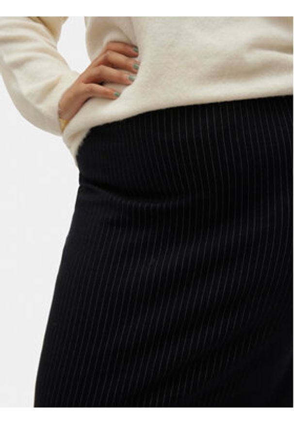 Vero Moda Curve Spódnica midi 10294911 Czarny Regular Fit. Kolor: czarny. Materiał: bawełna