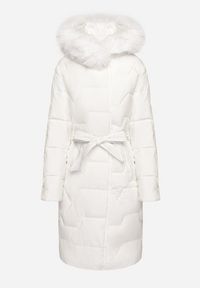Born2be - Biała Pikowana Kurtka z Wiązanym Paskiem i Kapturem z Futerkiem Veratta. Okazja: na co dzień. Kolor: biały. Materiał: futro. Długość rękawa: długi rękaw. Długość: długie. Styl: casual, elegancki #6