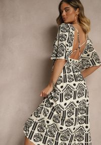 Renee - Czarno-Kremowa Sukienka Boho Rozkloszowana z Wiskozy z Odkrytymi Plecami Tuvria. Okazja: na co dzień. Typ kołnierza: dekolt w kształcie V. Kolor: czarny. Materiał: wiskoza. Typ sukienki: rozkloszowane. Styl: boho