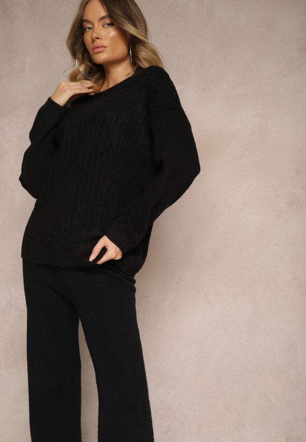 Renee - Czarny Komplet Dzianinowy z Bawełną Spodnie o Szerokim Kroju Sweter z Kapturem Siaira. Kolor: czarny. Materiał: dzianina, bawełna