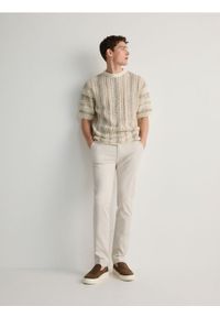 Reserved - Spodnie chino slim fit - beżowy. Kolor: beżowy. Materiał: bawełna, tkanina