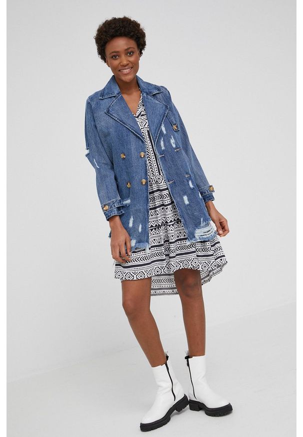 Answear Lab płaszcz jeansowy damski przejściowy dwurzędowy. Okazja: na co dzień. Kolor: niebieski. Materiał: jeans. Styl: wakacyjny