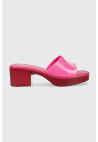 melissa - Melissa klapki MELISSA SHAPE AD damskie kolor różowy na słupku M.32955.AG076. Kolor: różowy. Materiał: materiał, guma, kauczuk. Wzór: gładki. Obcas: na słupku. Wysokość obcasa: średni #1
