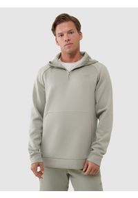 4f - 4F Bluza treningowa regular szybkoschnąca męska - khaki L. Okazja: na co dzień. Typ kołnierza: kaptur. Kolor: oliwkowy, brązowy, wielokolorowy. Długość: krótkie. Wzór: gładki, ze splotem. Materiał: dzianina, włókno, syntetyk, materiał, tkanina, elastan. Długość rękawa: raglanowy rękaw. Styl: klasyczny, sportowy, casual. Sport: fitness, bieganie