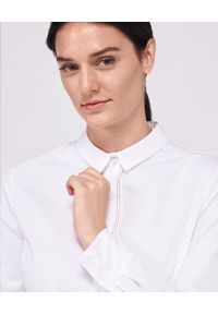 PESERICO - Biała koszula z aplikacją. Okazja: na co dzień. Kolor: biały. Materiał: bawełna. Wzór: aplikacja. Styl: casual #4
