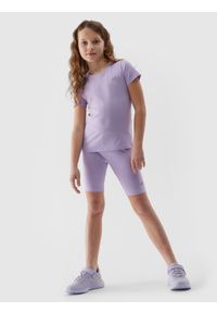 4f - 4F Legginsy kolarki dzianinowe dziewczęce - jasny fiolet 122/128 (6-8 lat). Okazja: na co dzień. Stan: obniżony. Kolor: fioletowy. Materiał: dzianina. Długość: krótkie. Wzór: jednolity, gładki, ze splotem. Sezon: lato. Styl: casual, sportowy #1