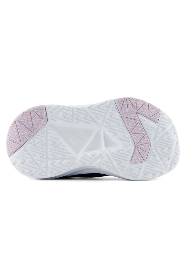 Buty niemowlęce New Balance I5786F1 – czarne. Kolor: czarny. Materiał: materiał, syntetyk, guma. Szerokość cholewki: normalna. Sport: bieganie