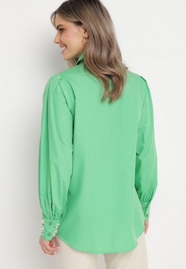 Born2be - Zielona Koszula Bogato Ozdobiona Cyrkoniami i Perłami Primulla. Kolor: zielony. Wzór: aplikacja. Styl: elegancki