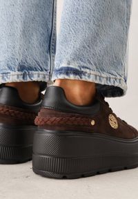 Renee - Brązowe Skórzane Sneakersy na Platformie z Aplikacją i Plecionym Paskiem Kaphophai. Okazja: na spacer, na co dzień. Zapięcie: pasek. Kolor: brązowy. Materiał: skóra. Wzór: aplikacja. Obcas: na platformie. Sport: turystyka piesza #9