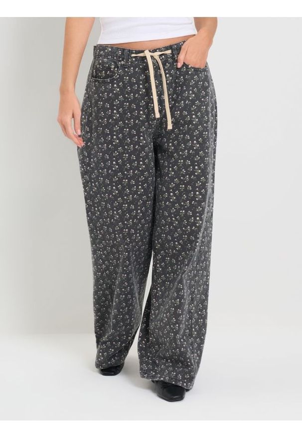 Sinsay - Jeansy baggy ze wzorem - szary. Kolor: szary