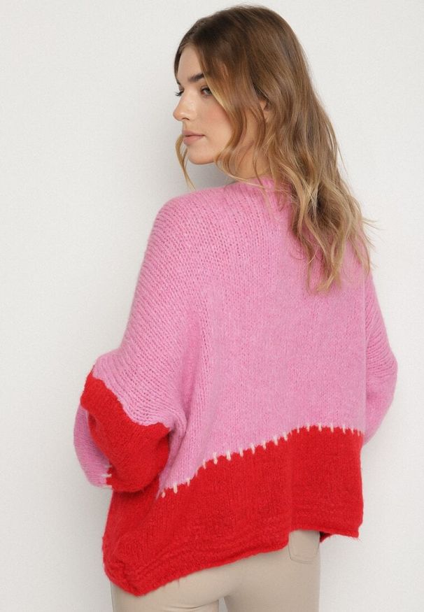 Born2be - Fuksjowy Kardigan z Wełną i Wiskozą w Patchworkowe Łaty Fesunesa. Okazja: na co dzień. Kolor: różowy. Materiał: wełna, wiskoza. Styl: klasyczny, casual