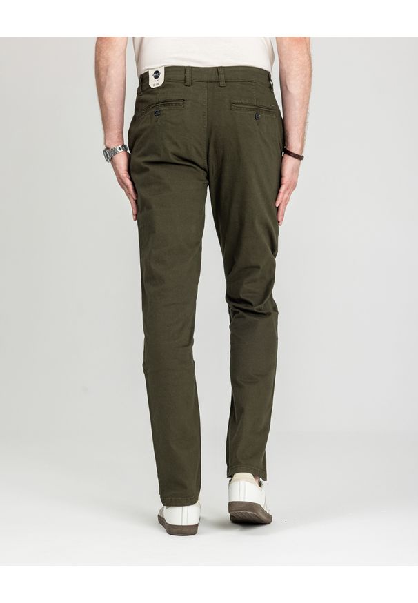 MARCUS - Męskie Spodnie Materiałowe Marcus Gerry Chino 5052 Olive Green 16-200126. Materiał: materiał