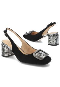 Czółenka damskie S.Barski, ze skóry naturalnej zamszowej odkryta pięta pasek z regulacją ozdobna klamra stabilny obcas elegancki styl, czarne, LZ61-2. Okazja: na spotkanie biznesowe. Zapięcie: klamry. Kolor: czarny. Materiał: skóra, zamsz. Szerokość cholewki: normalna. Obcas: na obcasie. Styl: elegancki. Wysokość obcasa: średni #6