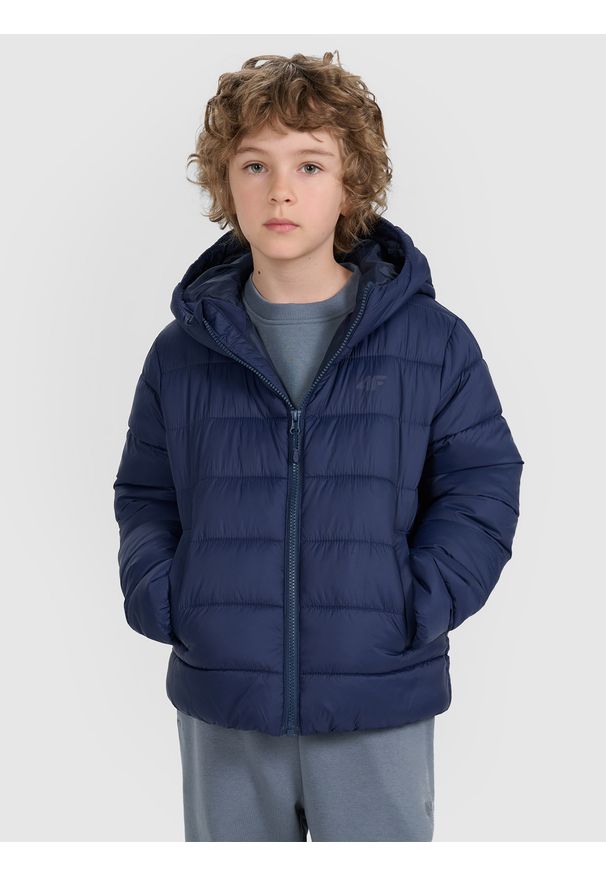 4f - 4F Kurtka puchowa z wypełnieniem syntetycznym dziecięca - granatowa 152 (11-12 lat). Okazja: na co dzień. Typ kołnierza: kaptur. Kolor: niebieski. Materiał: syntetyk, puch. Sezon: lato. Styl: casual, klasyczny, sportowy