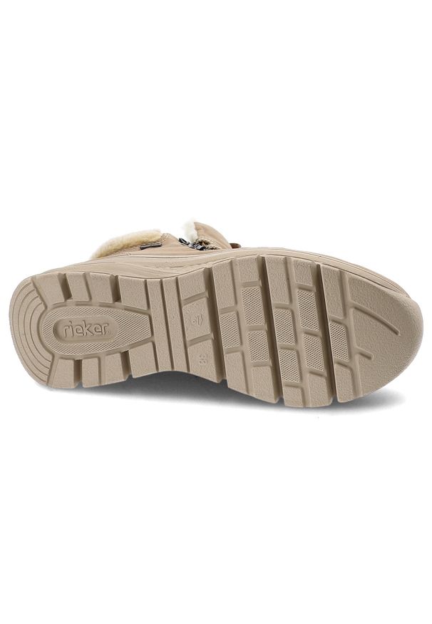 Brązowe Botki Rieker Ocieplane Obuwie Damskie. Okazja: na co dzień, na spacer. Kolor: beżowy. Materiał: skóra ekologiczna. Szerokość cholewki: normalna. Obcas: na obcasie. Styl: klasyczny, casual, elegancki. Wysokość obcasa: średni