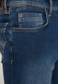 Mustang - MUSTANG WASHINGTON MĘSKIE SPODNIE JEANSOWE DENIM BLUE 1007640 5000 881. Długość: długie. Wzór: aplikacja, nadruk. Styl: sportowy, klasyczny