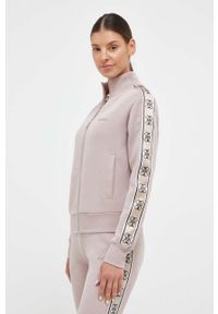 Guess bluza damska kolor beżowy z aplikacją. Okazja: na co dzień. Kolor: beżowy. Wzór: aplikacja. Styl: casual #1