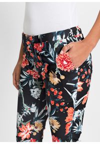 bonprix - Spodnie 7/8 ze stretchem. Kolor: czarny. Wzór: nadruk, kwiaty. Styl: elegancki, klasyczny #2