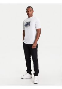 Karl Lagerfeld - KARL LAGERFELD T-Shirt 755143 553225 Biały Regular Fit. Typ kołnierza: dekolt w karo. Kolor: biały. Materiał: bawełna #3