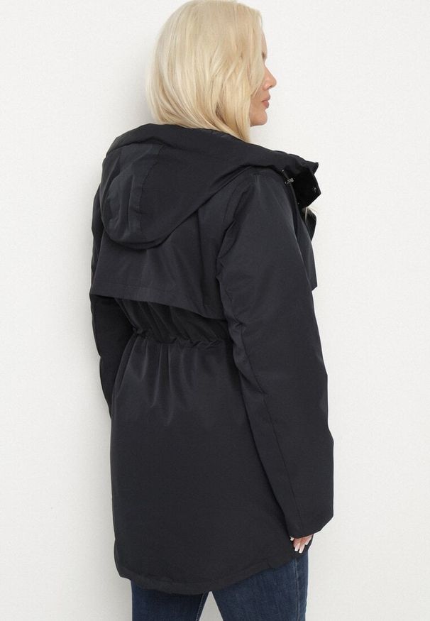 Born2be - Granatowa Kurtka Dwustronna Parka z Kapturem Lannaria. Typ kołnierza: kaptur. Kolekcja: plus size. Kolor: niebieski. Wzór: gładki