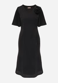 Renee - Czarna Zwiewna Sukienka Wieczorowa VICES z Aplikacją 3D w Kształcie Kwiatu Themira. Typ kołnierza: dekolt w kształcie V. Kolor: czarny. Wzór: aplikacja, kwiaty. Styl: wizytowy #4