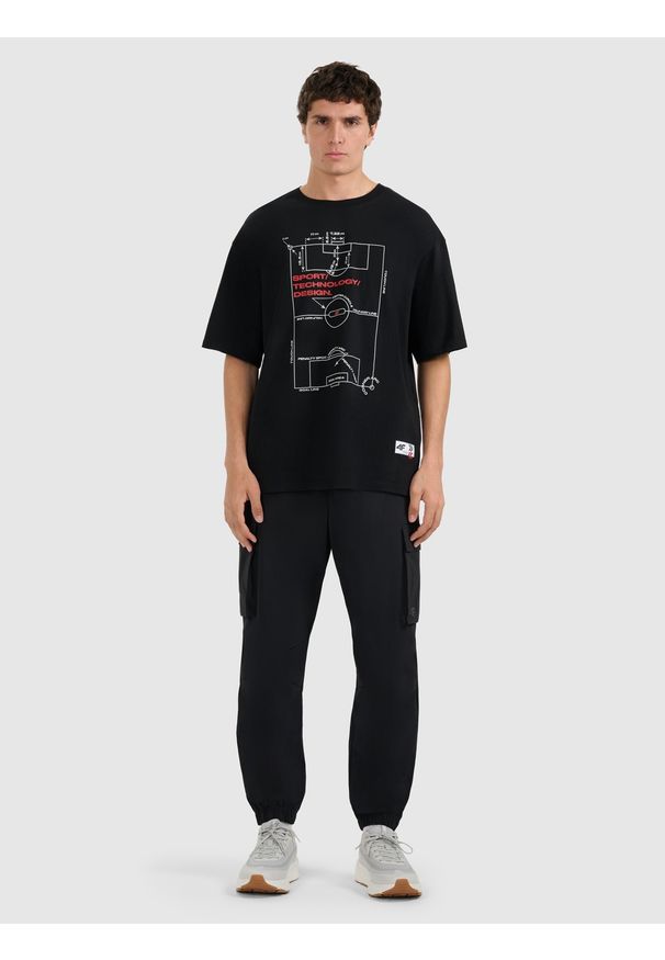 4f - 4F T-shirt oversize z nadrukiem męski - czarny L. Okazja: na co dzień. Kolor: czarny. Materiał: bawełna. Wzór: nadruk. Styl: casual