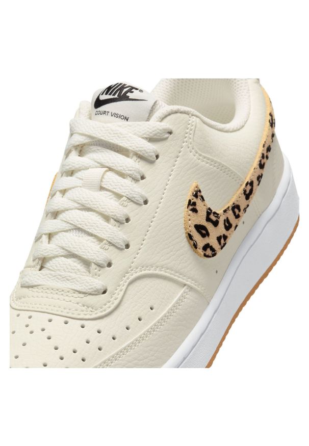 Nike Court Vision Sneakersy damskie. Okazja: na co dzień. Kolor: beżowy. Materiał: materiał, syntetyk, guma. Szerokość cholewki: normalna. Sezon: lato. Model: Nike Court