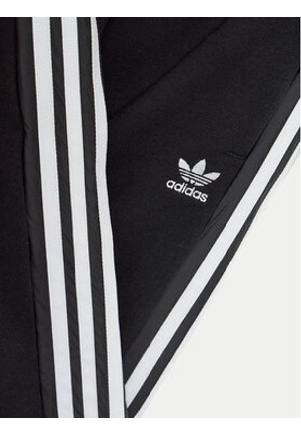 Adidas - adidas Spodnie dresowe IY9811 Czarny Regular Fit. Kolor: czarny. Materiał: bawełna