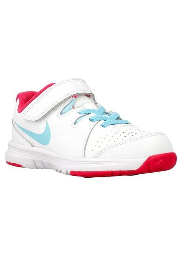 Buty do chodzenia dla dzieci Nike Vapor Court Psv. Zapięcie: sznurówki. Kolor: wielokolorowy, biały. Materiał: skóra, syntetyk, materiał, tkanina. Szerokość cholewki: normalna. Model: Nike Court. Sport: turystyka piesza