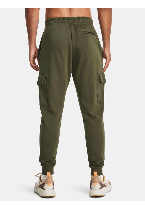 Spodnie męskie Under Armour Rival Fleece Cargo Jogger. Kolor: zielony. Materiał: dresówka