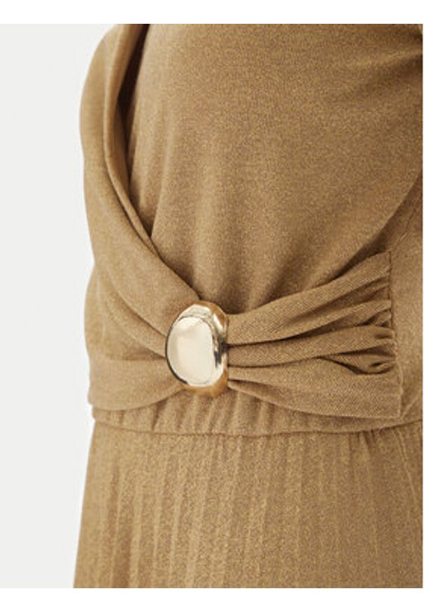 Rinascimento Sukienka koktajlowa CFC0122980003 Złoty Regular Fit. Kolor: złoty. Materiał: wiskoza. Styl: wizytowy